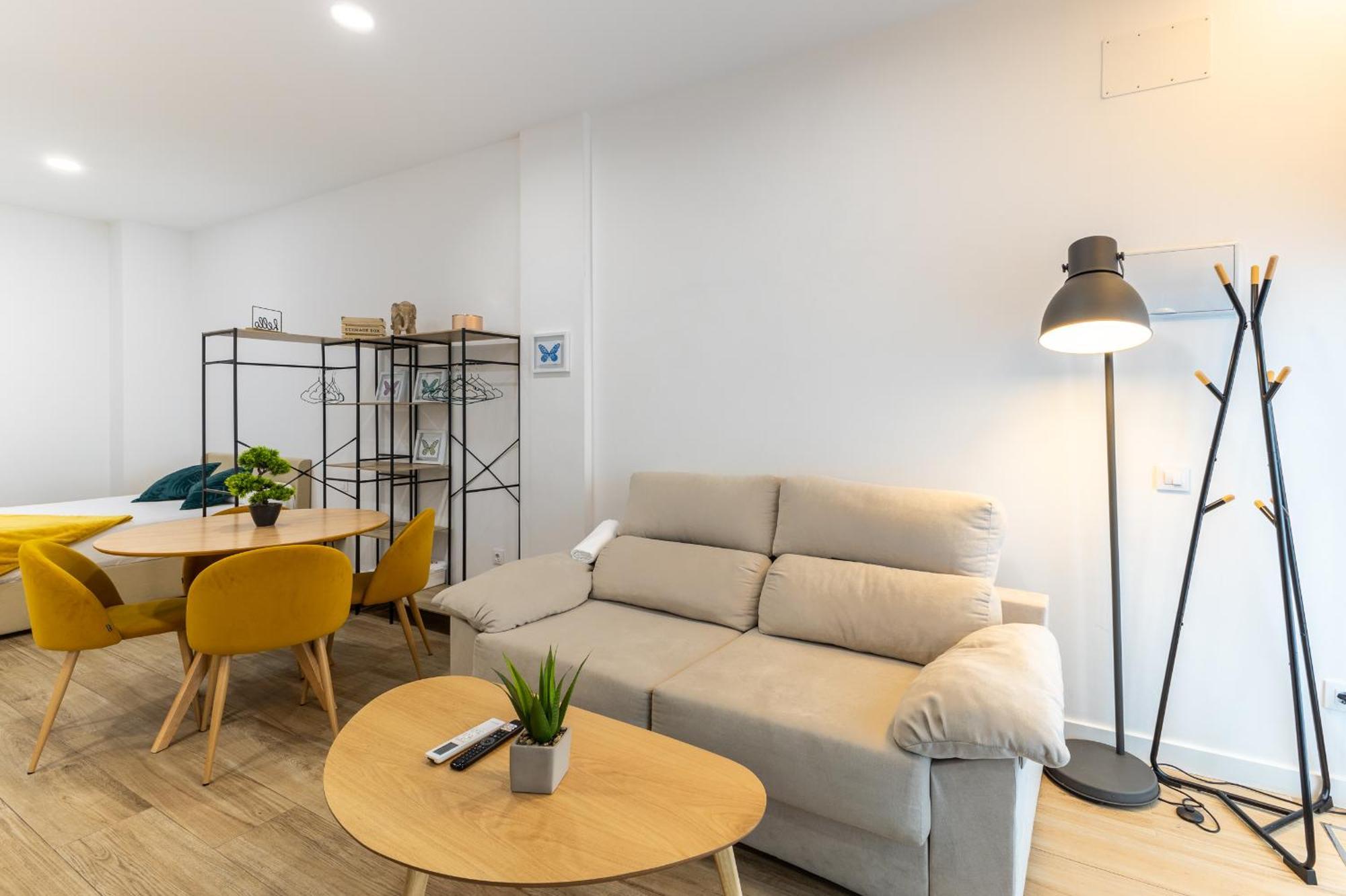 Atocha Apartment Madrid Bagian luar foto