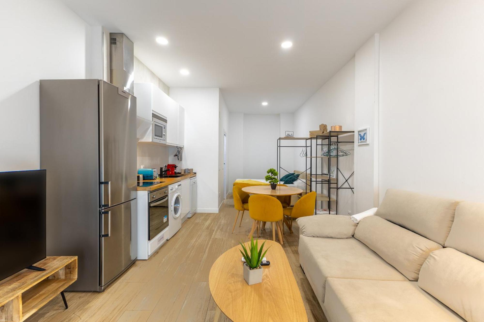 Atocha Apartment Madrid Bagian luar foto